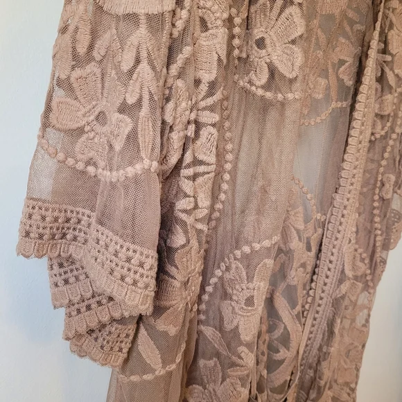 UMGEE Oh Sweet Lace! Mocha Floral Lace Open Front Kimono with Waist Tie - Picture 4 of 10